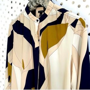 ♟Ann Taylor Floral Inspired Blouse Size ~ Medium ~